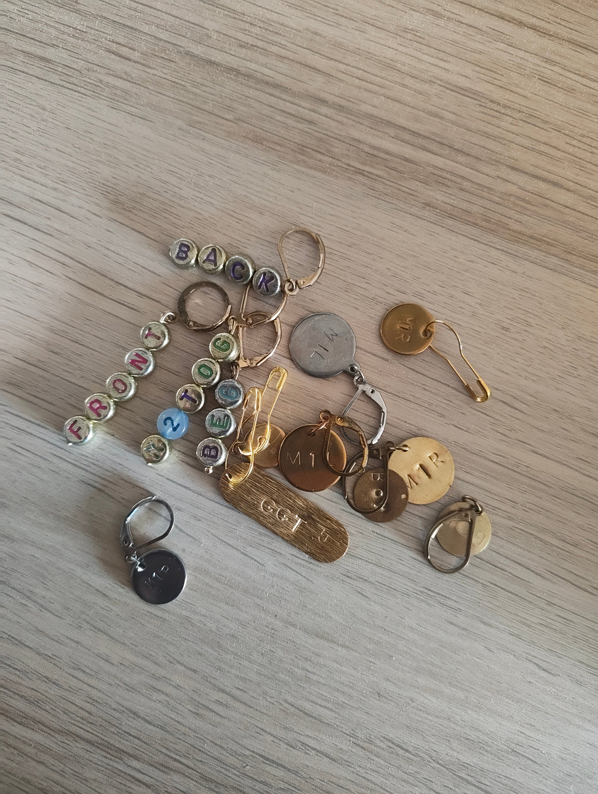 Des bracelets Swifties à l'atelier, l'histoire de nos marqueurs